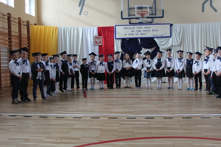 Ślubowanie klasy I Szkoły Podstawowej- 15.10.15r