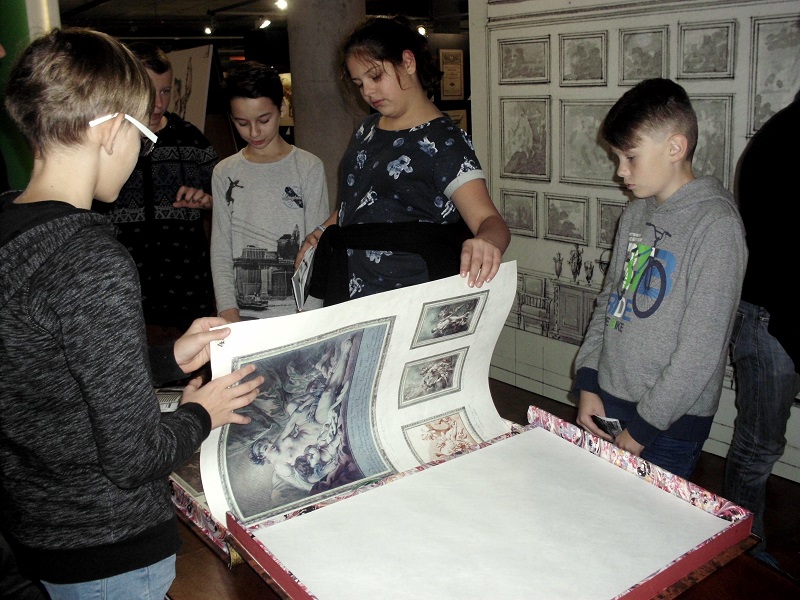 200 obiektow na 200 lat. Nie tylko ksiki