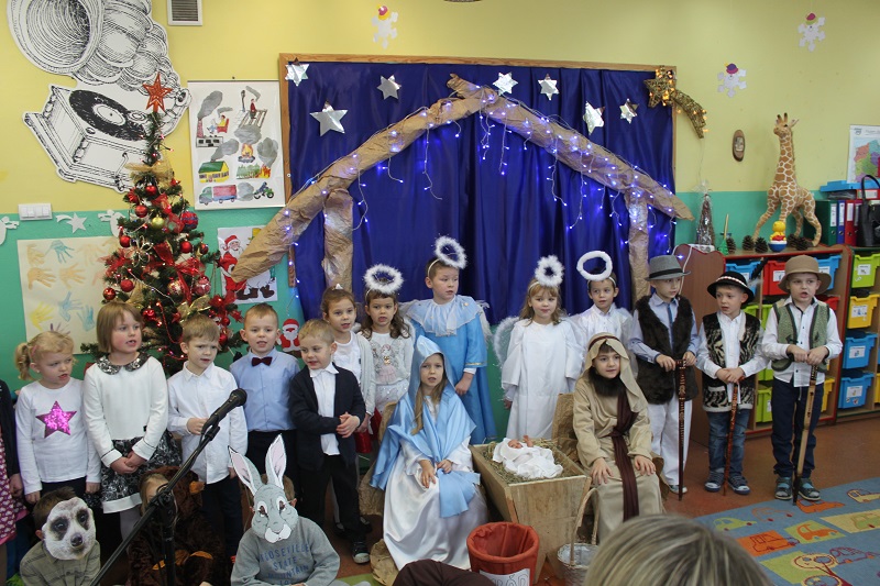 Wesoa Nowina - Narodzi si Bg Dziecina GRUPA 0b