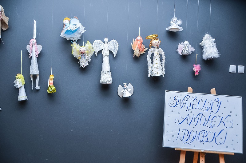 witeczny Anioek i Bombki