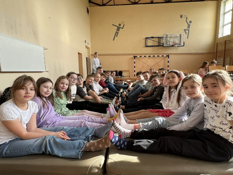 WIOSENNY TYDZIEN - Dzień kolorowej skarpety 21.03