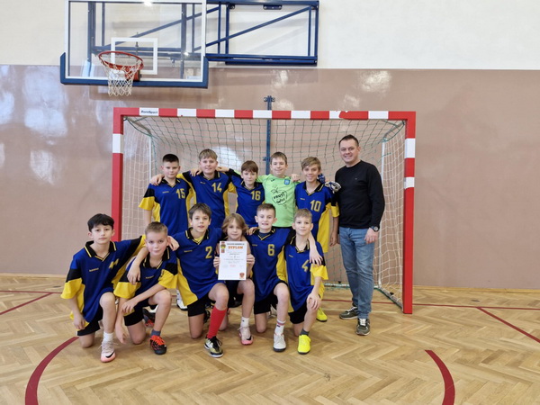 Turniej LZS pilki halowej chł do lat 13