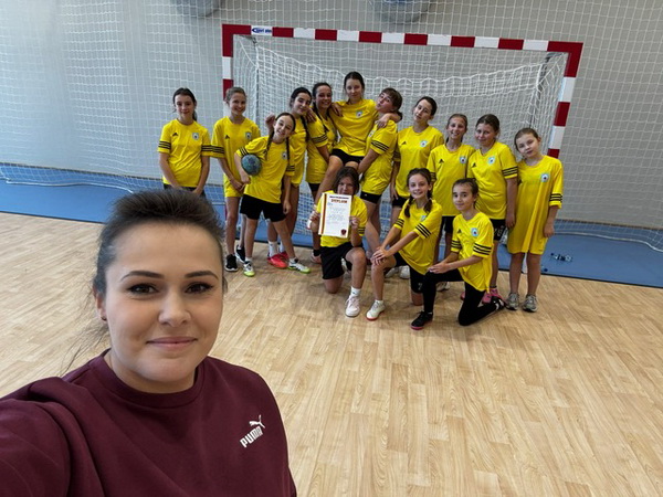 Pi�ka r�czna dziewcz�ta m�odsze - powiat