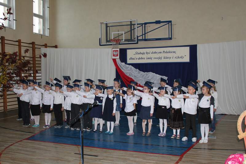 Ślubowanie klas I szkoły podstawowej