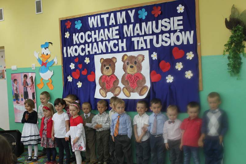 DZIE MAMY I TATY w grupie3-4-latkw